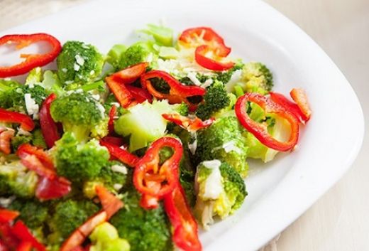 Zeytinyağlı Brokoli Salatası Tarifi ve Malzemeleri